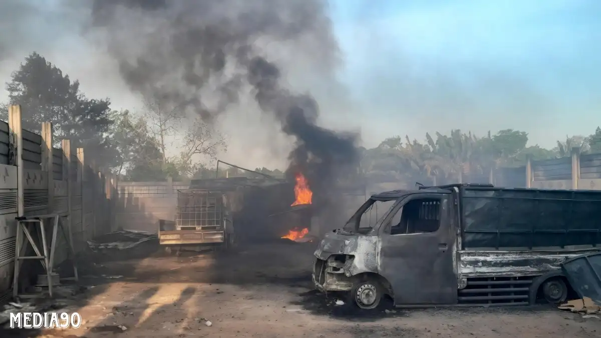 Gudang Diduga Simpan BBM Ilegal di Hajimena Natar Meledak dan Terbakar, Tiga Mobil Ikut Hangus