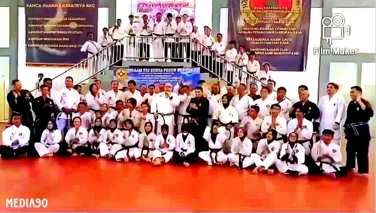 Keluarga Besar Bandung Karate Club LampungDukung Rahmat Mirzani Djausal Jadi Gubernur