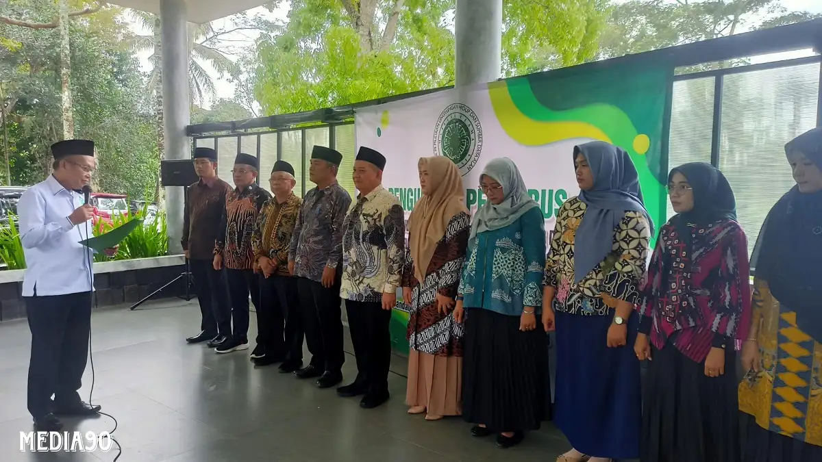 Kukuhkan Lembaga Pemuliaan Lingkungan Hidup dan Sumber Daya Alam, Ketua MUI Lampung Ajak Pengurus Ciptakan Karya Ramah Lingkungan