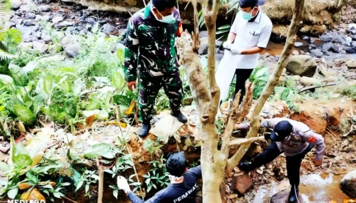 Bayi Perempuan dengan Tali Pusar Ditemukan Tersangkut di Saluran Air Tulung Balak, Tanjung Raja, Lampung Utara
