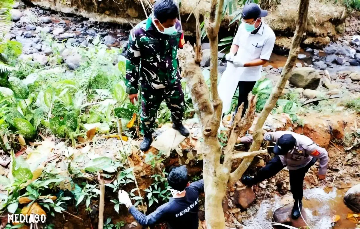 Masih Ada Tali Pusar, Mayat Bayi Perempaun Ditemukan Tersangkut di Saluran Air Tulung Balak Tanjung Raja Lampung Utara