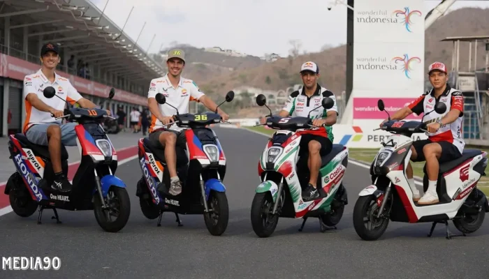 Kolaborasi Motor Listrik Honda EM1 e dan PCX untuk Mendukung Tim Repsol Honda di MotoGP Mandalika