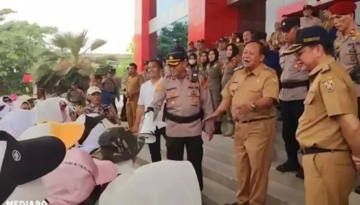 Para Pensiunan Guru di Bandar Lampung Gelar Aksi Tuntut Pengembalian Dana Pensiun Rp100 Miliar di Koperasi Betik Gawi