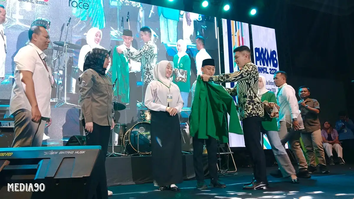 Rektor Universitas Malahayati Resmi Menutup PKKMB 20242025, Dr. Khadafi Harus Semangat, Integritas, dan Disiplin