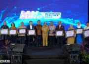 Rektor Universitas Malahayati Raih Penghargaan Inovator Pendidikan Nasional 2024