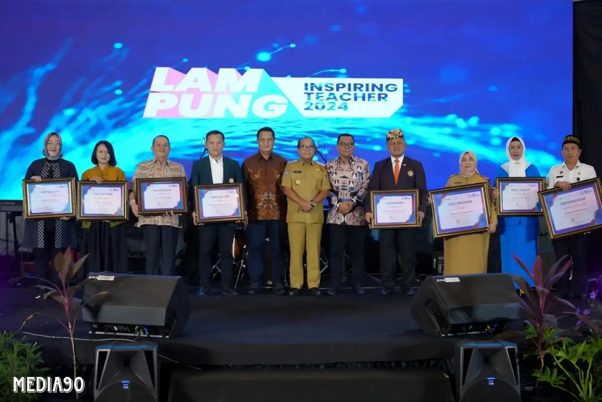 Rektor Universitas Malahayati Terima Penghargaan Inovator Pendidikan Nasional 2024