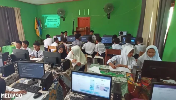SMPN 2 Rawajitu Timur Berinovasi dengan Pembelajaran Digital untuk Siswa