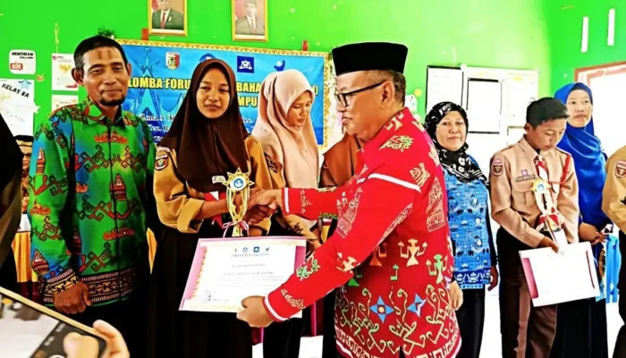 Pelajar SMPN Satap 1 Rawajitu Timur Tulang Bawang Sabet Juara 2 dalam Lomba Menulis Aksara Lampung
