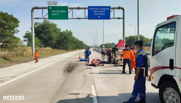 Kecelakaan Maut di Tol Gunung Batin Lampung Tengah: Sopir Tertidur, Daihatsu Sigra Tabrak Truk Fuso, Dua Korban Jiwa dari Tubaba