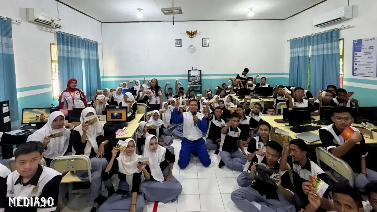 TDM Lampung Latih Edukasi Keselamatan Berkendara ke Pelajar SMKN 3 Metro