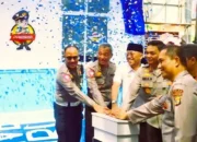 Mudah dan Praktis, Warga Bandar Lampung Dapat Urus SIM Tanpa Turun dari Kendaraan di Drive Thru Tugu Adipura