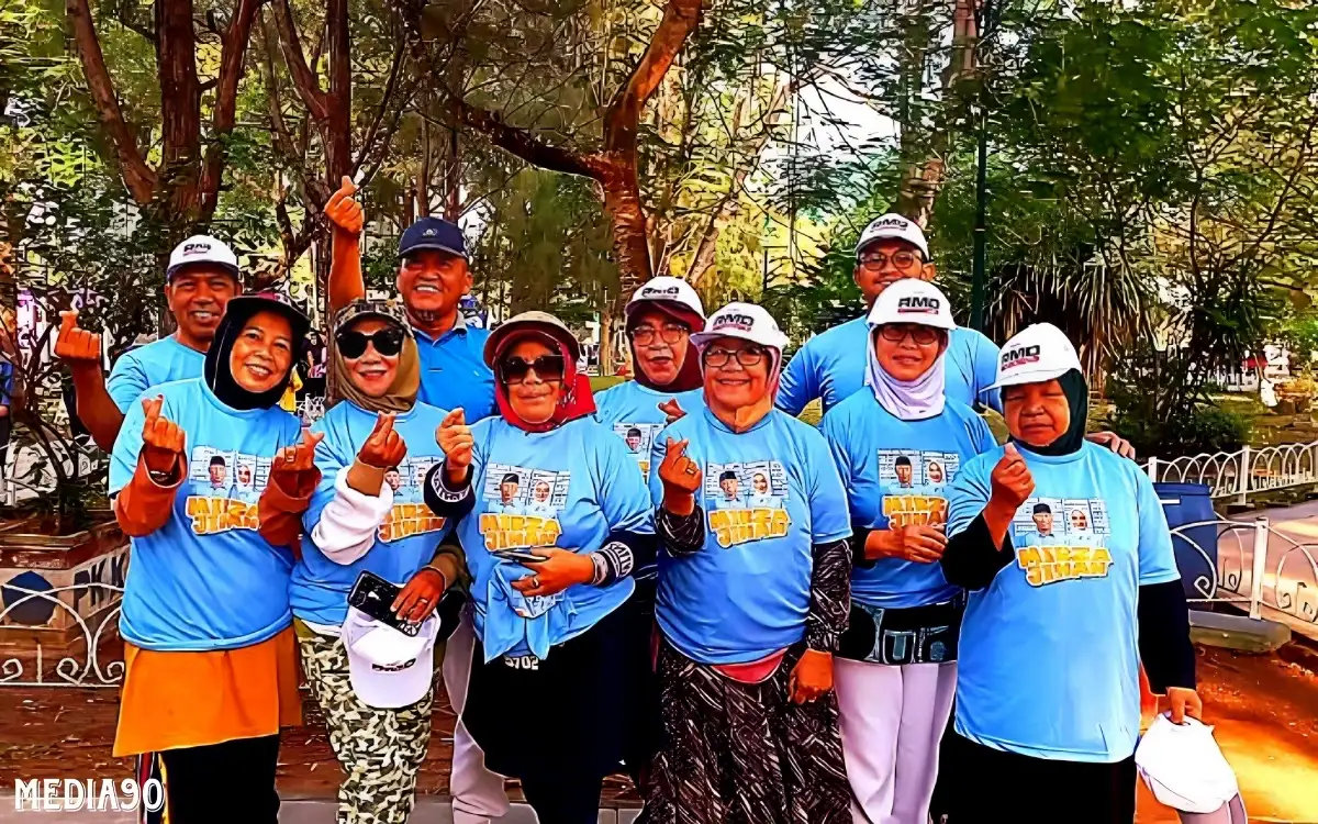 Target Raih 70% Suara, Relawan Matahari Bagikan Kaos dan Topi Mirza-Jihan di Car Free Day Metro