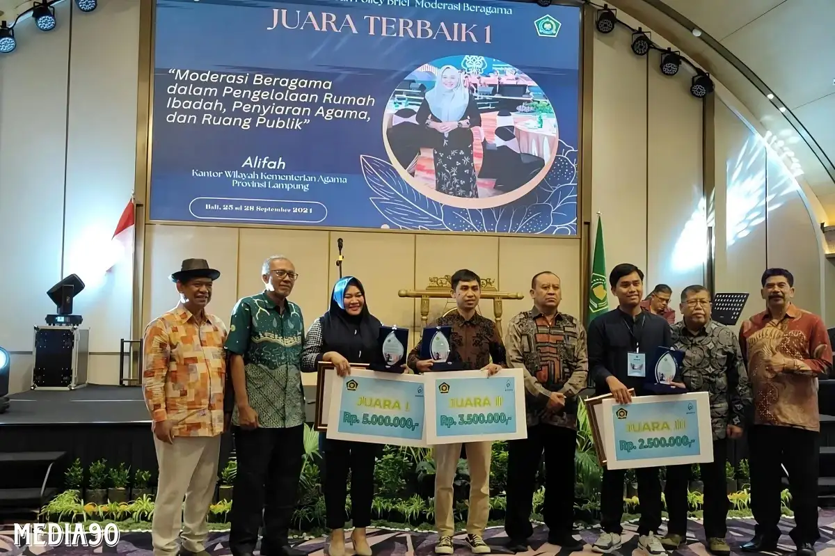Tim Kemenag Lampung Raih Juara Pertama Kompetisi Policy Brief Moderasi Beragama 2024 di Bali