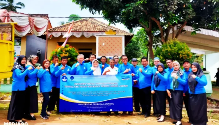 UT Bandar Lampung Selenggarakan PKM untuk Tingkatkan Literasi Media di Marga Tiga Lampung Timur