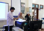 Inovasi Mahasiswa IIB Darmajaya: VR Museum Lampung Memukau di Pameran Teknologi TI 2024