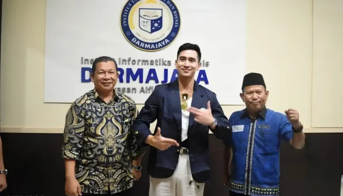Verrell Bramasta Memeriahkan PKKMB IIB Darmajaya, Ribuan Mahasiswa Baru Disambut Antusias
