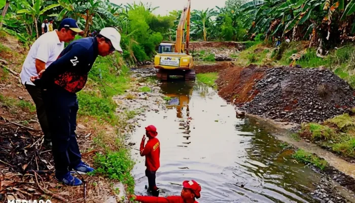 Pj. Gubernur Samsudin Perintahkan Penggalian Sedimen Sungai untuk Mengatasi Banjir di Bandar Lampung