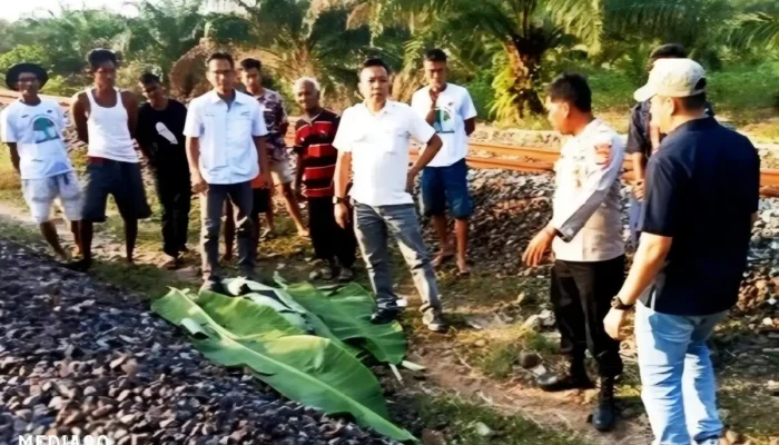 Heboh! Pria di Way Kanan Tewas Setelah Tabrakkan Diri ke Kereta Api Babaranjang