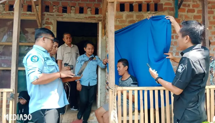 Ketua Fraksi Gerindra DPRD Bandar Lampung Turun Langsung Bantu Perekaman KTP untuk Warga Sukadanaham