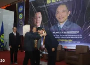 Rektor Menyampaikan Harapan dalam Seminar Internasional Civil Brings Revolution ke-9 oleh Himateks Unila