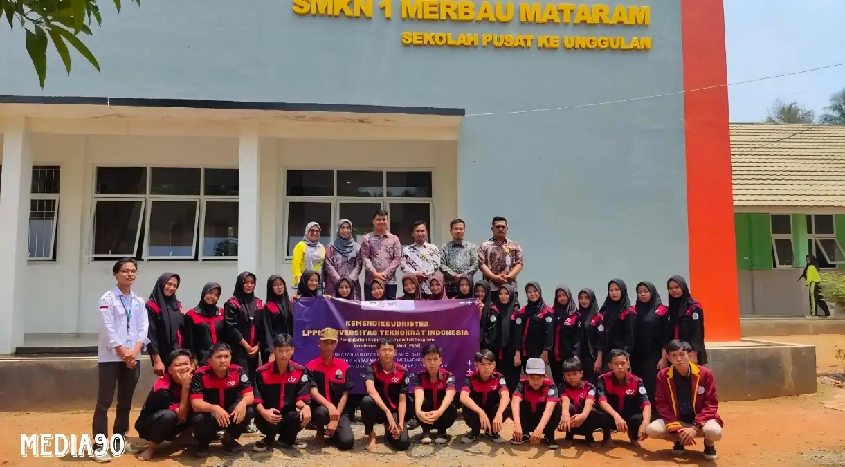 Inovasi Teknologi dan Aplikasi Smart School dari Universitas Teknokrat Indonesia untuk SMKN 1 Merbau Mataram