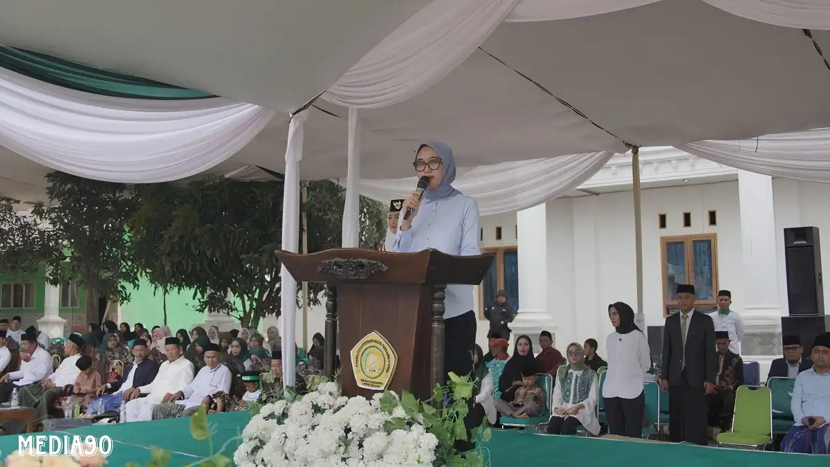 Jadi Pembina Upacara Hari Santri di Ponpes Jati Agung, Calon Wakil Gubernur Lampung Jihan Ajak Santri Berpikir Kritis dan Kreatif