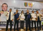 Ketua KONI Lampung Berikan Bonus Mendadak untuk Atlet Lampung yang Raih Medali di PON Aceh-Sumut 2024