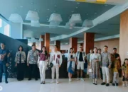 Hotel Novotel Lampung dan Batik Bule Angkat Batik sebagai Busana Harian Melalui Karnaval Batik Indonesia