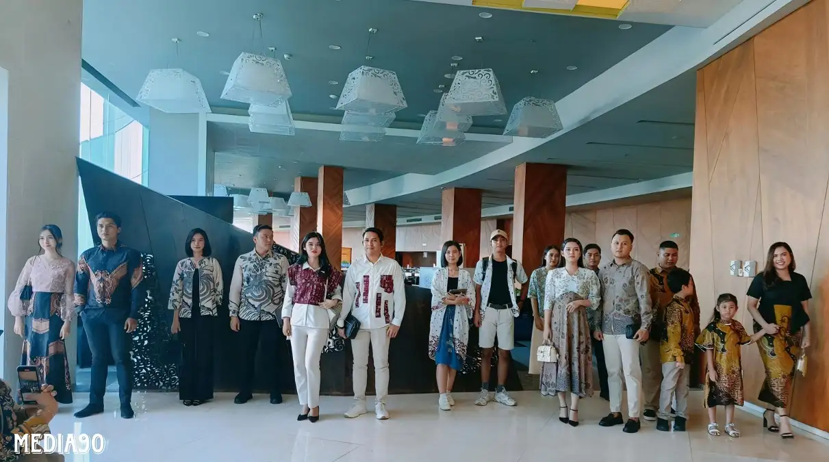 Lewat Karnaval Batik Indonesia, Hotel Novotel Lampung dan Batik Bule Dorong Batik Jadi Busana Sehari-Hari