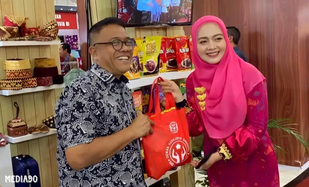 Nuri Maulida Promosikan Kerajinan Khas Lampung Selatan di Batam