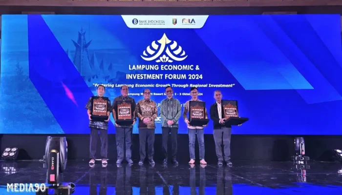 PLN Lampung Sabet Penghargaan dari Bank Indonesia di Lampung Economic & Investment Forum 2024