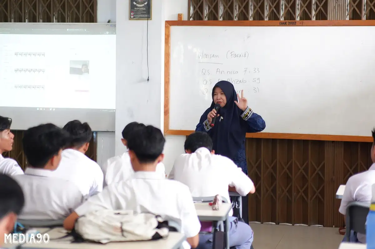 Pelajar SMAN 4 Siap Hadapi Era Digital! Dosen Darmajaya Kenalkan AI Lewat Pelatihan Seru