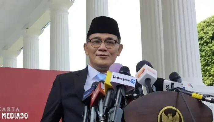 Prabowo Lantik Lima Pimpinan Badan, Termasuk Babe Haikal dan Budiman Sudjatmiko