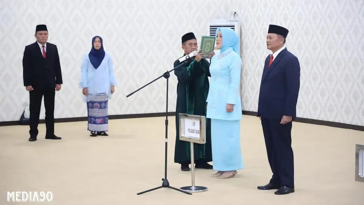 Rektor Unila Lantik Dekan Fisip dan Fakultas Hukum, ini Namanya