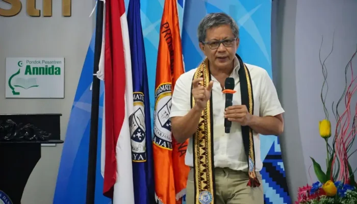 Rocky Gerung Beberkan Alasan Tak Terduga Hadiri Acara IIB Darmajaya