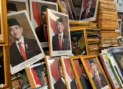 Usai Dilantik, Presiden RI Banjiri Pedagang Pigura di Pasar Tengah Bandar Lampung dengan Pesanan Foto Prabowo-Gibran