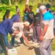 Tak Kunjung Diperbaiki Pemerintah, Warga Bangun Jalan Pekon Kuta Karang Tanggamus yang Rusak Parah