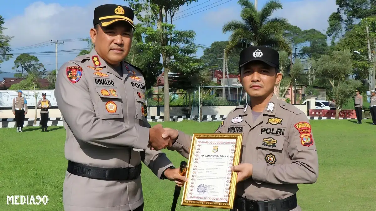 Tangkap Penjahat Bareng Anak Istri di Lampung Tengah, Anggota Polres Lampung Barat ini Dapat Hadiah Sekolah Inspektur dari Kapolri