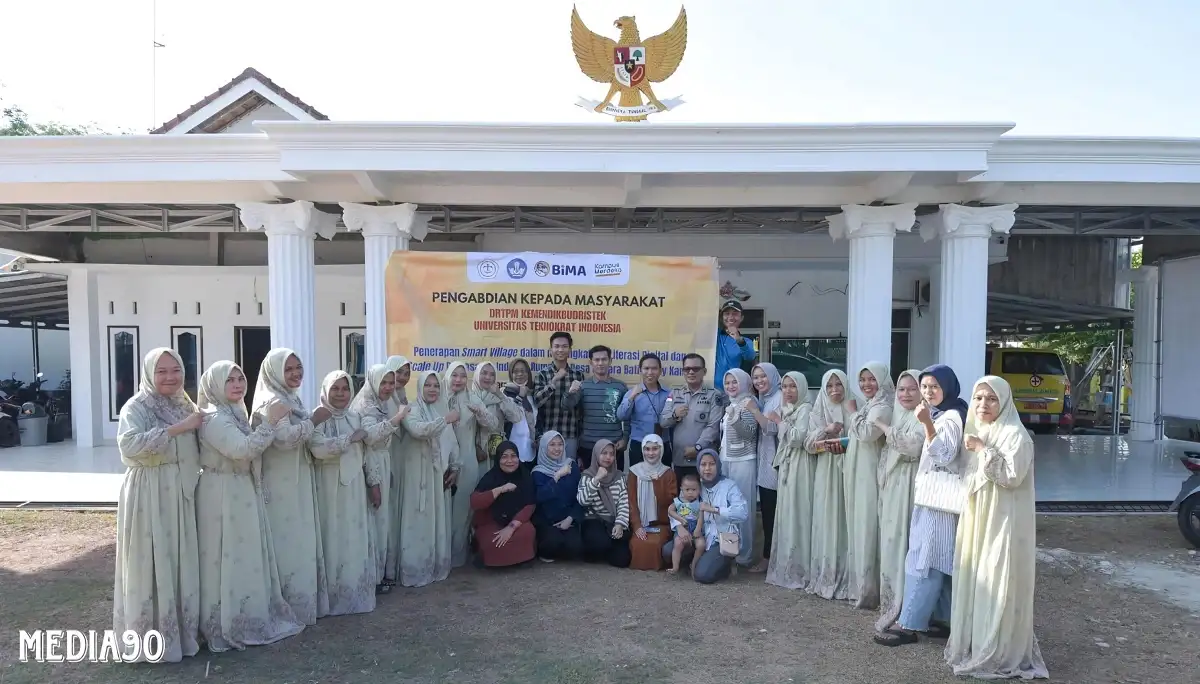 Tingkatkan Literasi Digital, Universitas Teknokrat Indonesia Gelar PKM di Desa Negara Batin, Way Kanan