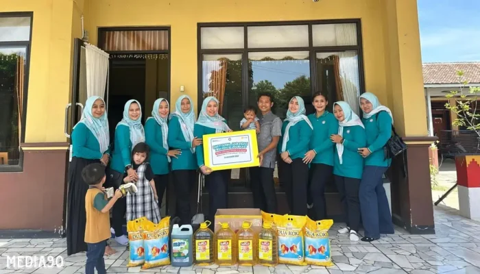 Menjelang Hari Pahlawan, PIKK PLN Gelar Bakti Sosial dan Kunjungan ke Purnakarya Sang Pejuang Kelistrikan