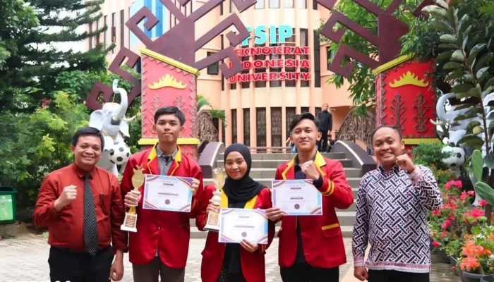 Universitas Teknokrat Indonesia Dominasi Semua Kategori di Lomba FLECO 2024