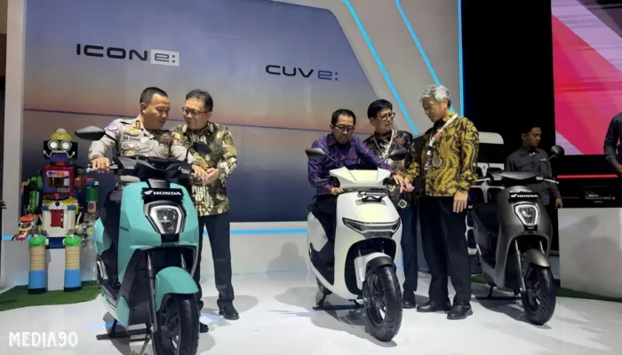 Pameran Motor IMOS 2024: AHM Kenalkan Honda Icon e dan Honda CUV e sebagai Motor Listrik Andalan