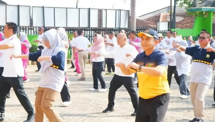 Penjabat Wali Kota Antusias Ikut Senam Bersama Pegawai Disdikbud Bandar Lampung