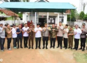 Pj Bupati Tubaba Pantau Langsung Pemungutan Suara di TPS untuk Pastikan Pilkada Aman dan Lancar
