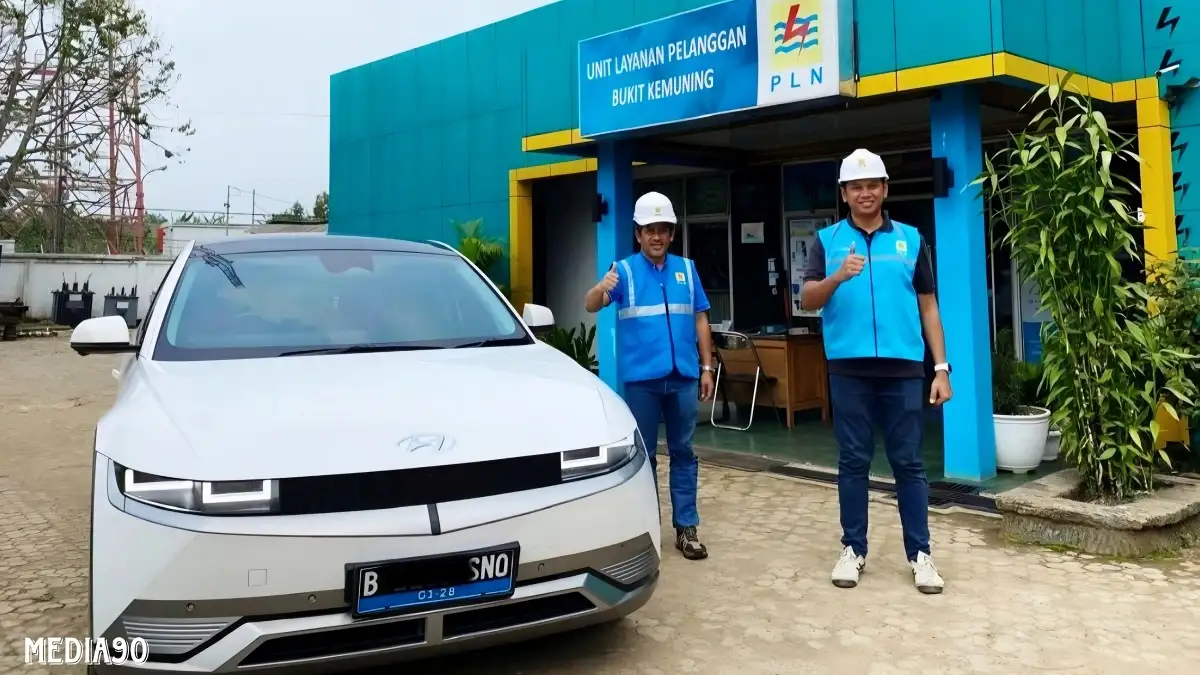 Touring ke Krui dan Palembang, General Manajer PLN Lampung Buktikan Kehematan Pakai Mobil Listrik
