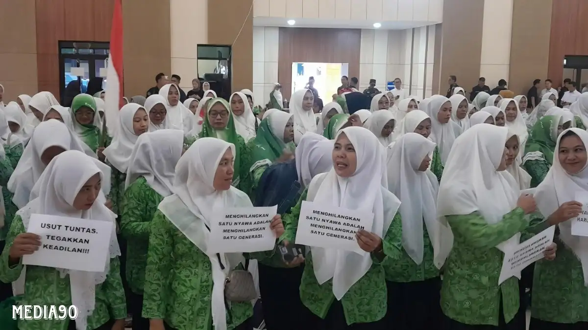 Geruduk Polda Lampung, Perempuan Fatayat NU Serukan Segera Usut Tuntas Kematian Riyas di Lampung Timur