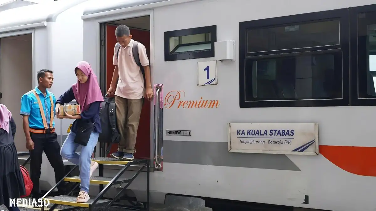Libur Natal dan Tahun Baru 2025, KAI Jual 23 Ribu Tiket Kereta Kualastabas Tujuan Tanjungkarang – Baturaja