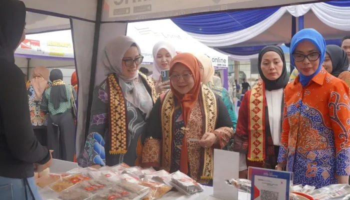 Galeri UMKM Ikatan Keluarga Besar Bank Lampung Diresmikan oleh Maidawati Retnoningsih Samsudin