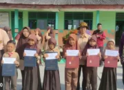 SDN 1 Bumi Dipasena Mulya Tulang Bawang Bagikan Rapor Semester, Pemerintah Kampung Apresiasi Siswa Berprestasi dengan Beasiswa