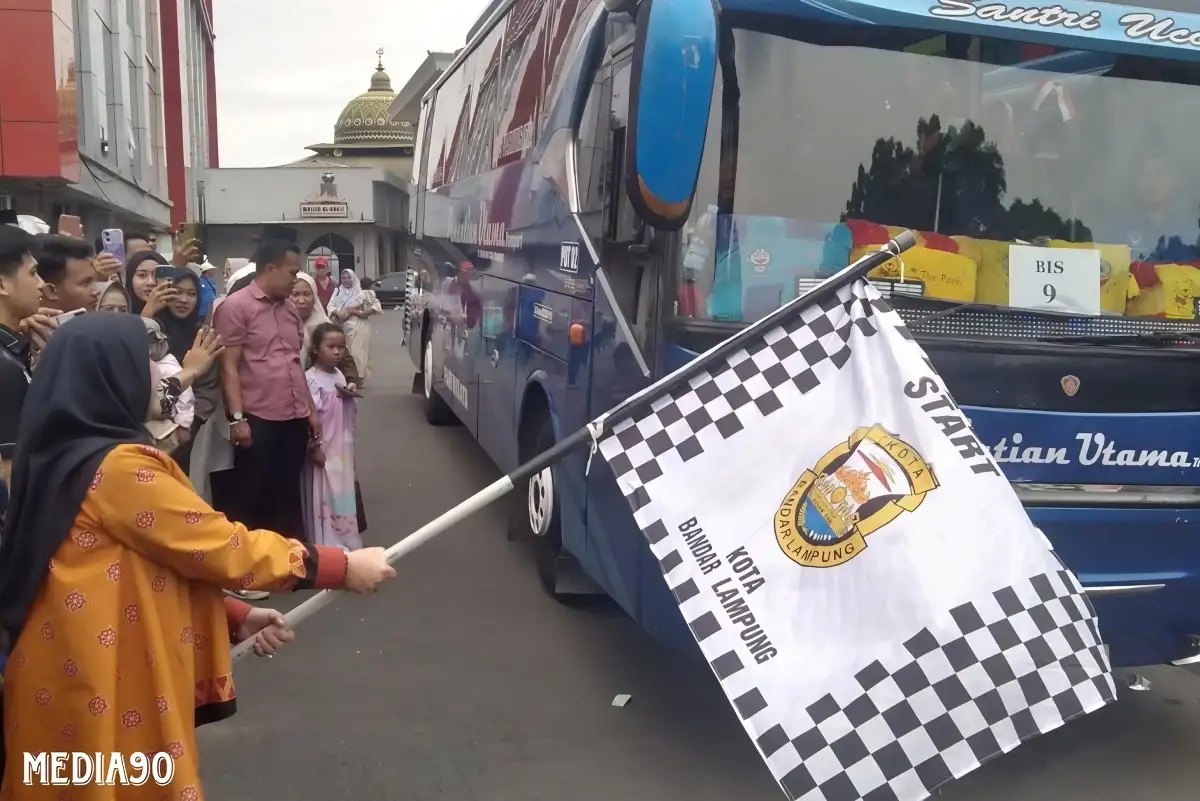 Wali Kota Bandar Lampung Lepas 225 Jamaah Umrah, Titip Doa Untuk Pemerintahan dan Warga